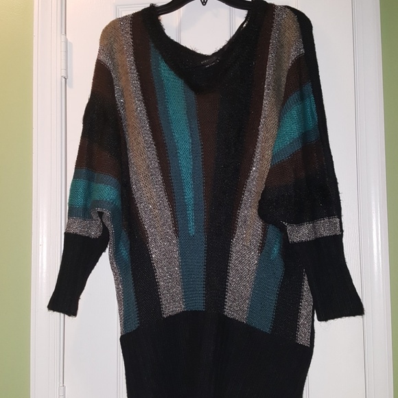 Like new gorgeous BCBG sweater - Picture 1 of 4